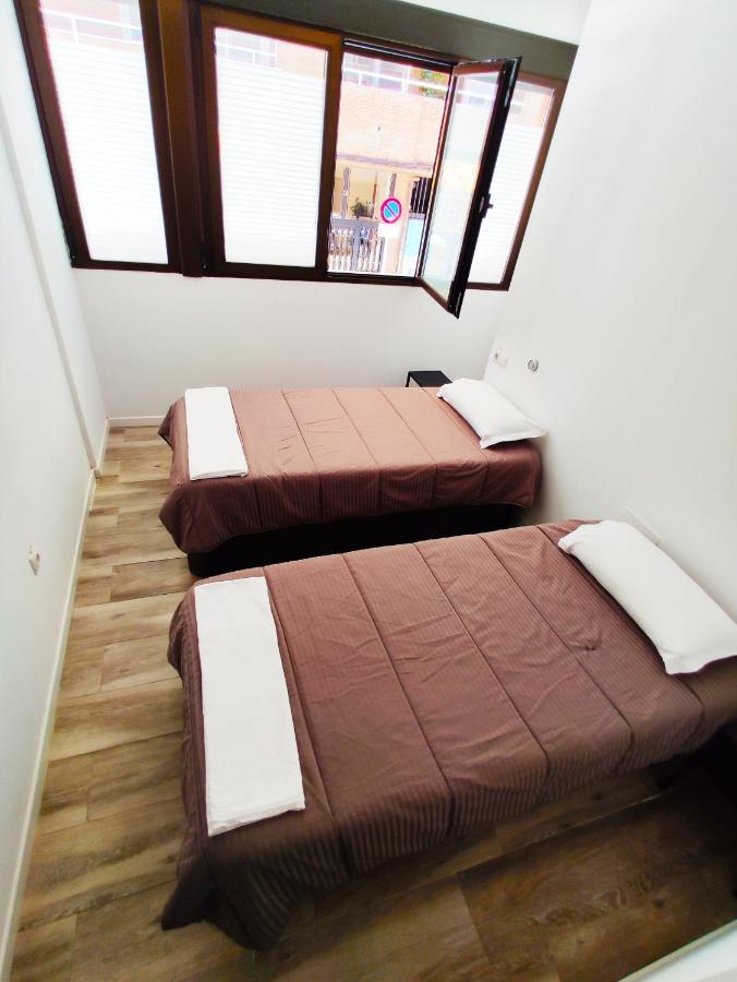 Twin Room with Private Bathroom,1487525821:JPEG
